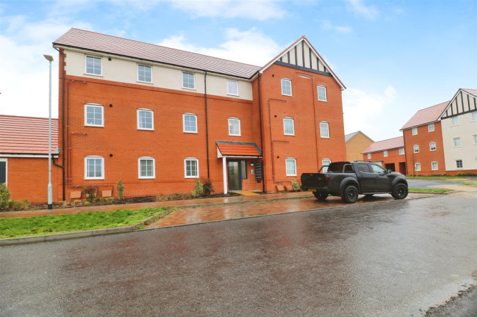 2 Fieldfare Way