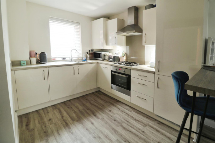 2 Fieldfare Way