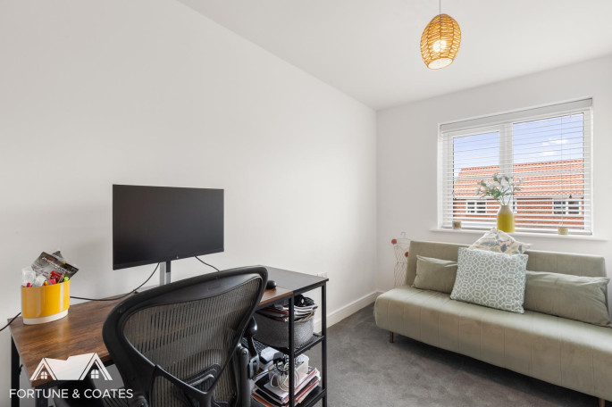 25 Plover Crescent